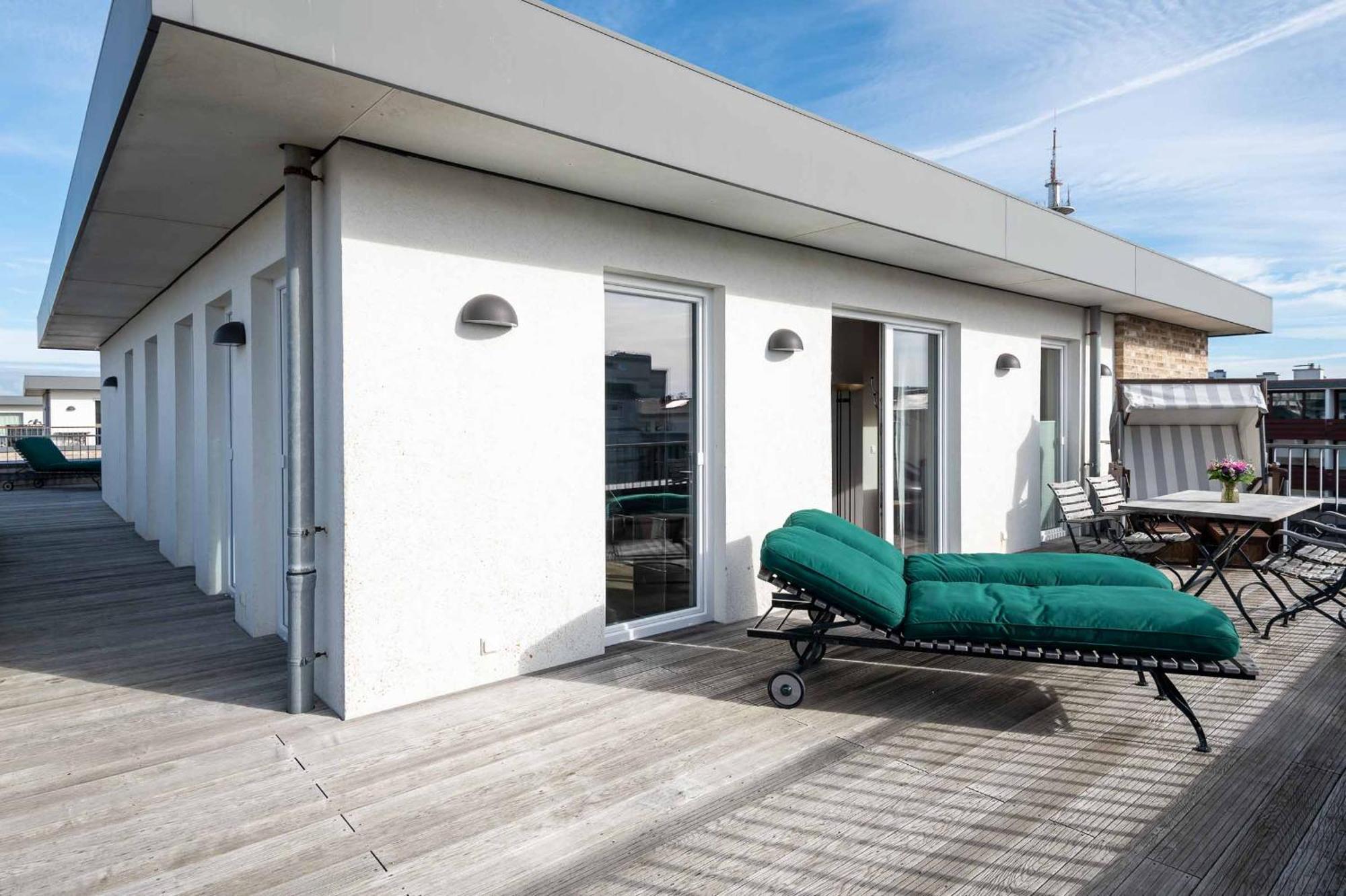 High End Penthouse *